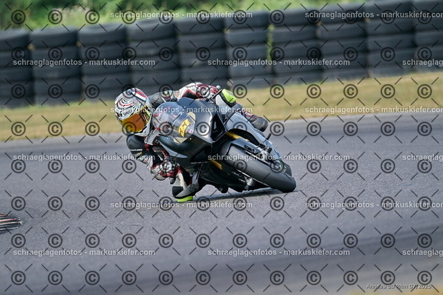 25bt04-1545 | markuskiefer.com - Realisiert mit Pictrs.com