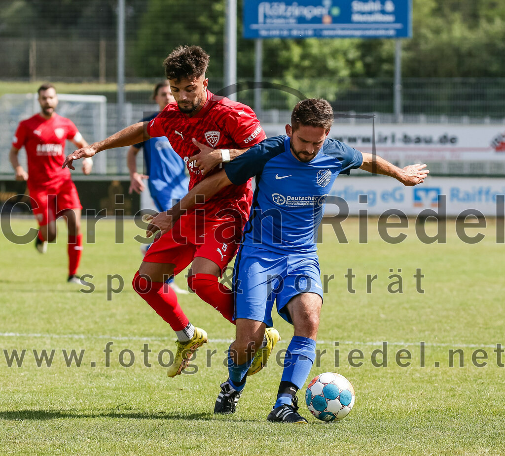 2023-07-08_069_FC_Langengeisling_gegen_TSV_Buchbach | Erding, Deutschland, 08.07.2023:
Fußball, Bezirksliga Oberbayern Ost 2023 / 2024, Testspiel, FC Langengeisling gegen TSV Buchbach, Endergebnis: 0:6

+b15+, Lucas Seeholzer (FC Langengeisling, #2)

Foto: Christian Riedel / fotografie-riedel.net