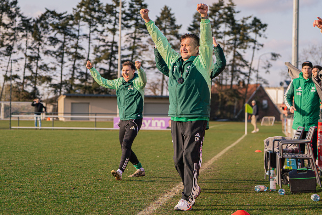 Fußball I Herren I Saison 2025-2026 I Landesliga Weser-Ems I 20. Spieltag I SFN Vechta - SV GW Mühlen I 15.03.20260056 | Ingo Soremba (Trainer, SC SFN Vechta) - Realisiert mit Pictrs.com