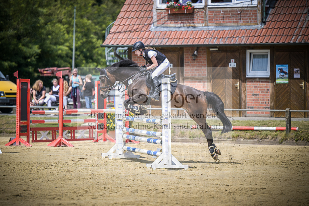 DOS_0451 | Entdecke hochwertige Reitturnierfotos von Foto Oger. Professionell, emotional und authentisch – jetzt Lieblingsmomente im Shop bestellen.Deutschlandweite Turnierfotografie. - Realisiert mit Pictrs.com