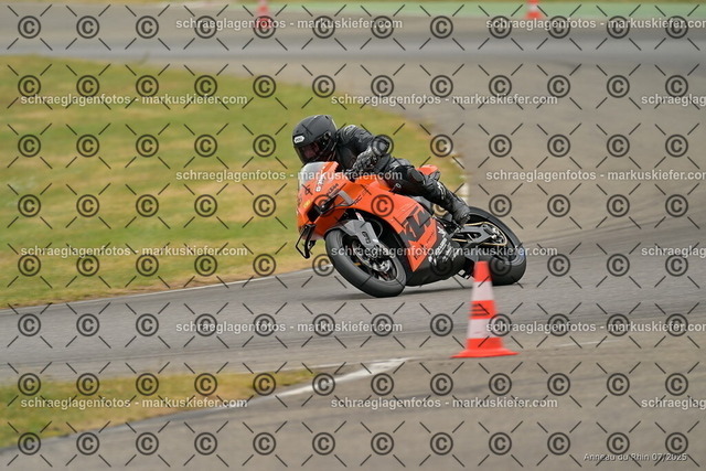 25bt05-1460 | markuskiefer.com - Realisiert mit Pictrs.com
