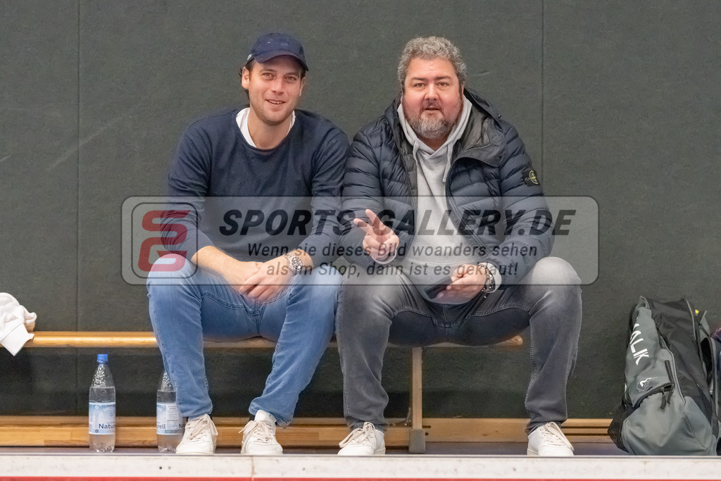 HK_20221203_101817 | 1. Bundesliga ( Halle ) Damen Düsseldorfer HC -  Bonner THV am 3.12.2022 Düsseldorfer HC, Düsseldorf , Nico Sussenburger ( Trainer Düsseldorfer HC ) , Mark Spieker ( Trainer Düsseldorfer HC )