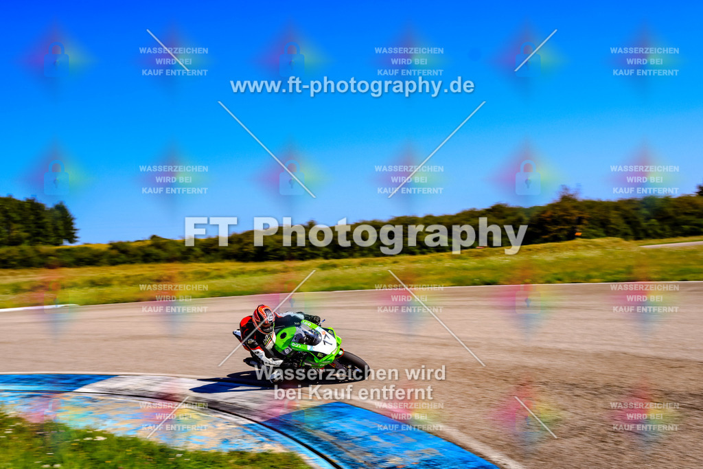 017-2735 | Hier findet Ihr Bilder von Touristenfahrten auf der Nürburgring Nordschleife oder von anderen Veranstaltungen die ich besucht habe. Viel Spass beim Durch Schauen 