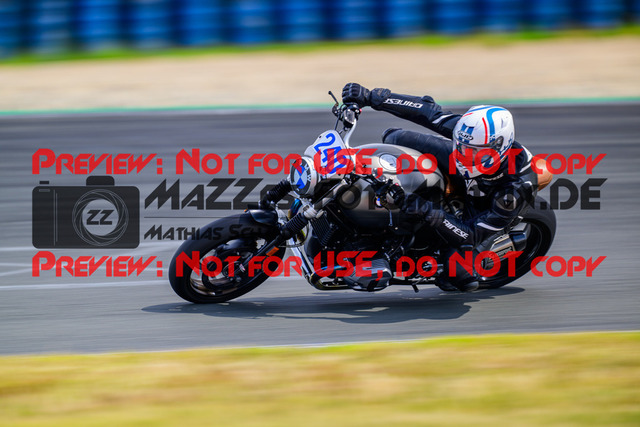 MaZZes_FotoMatrix_240725_6007705_2326 | BLAU