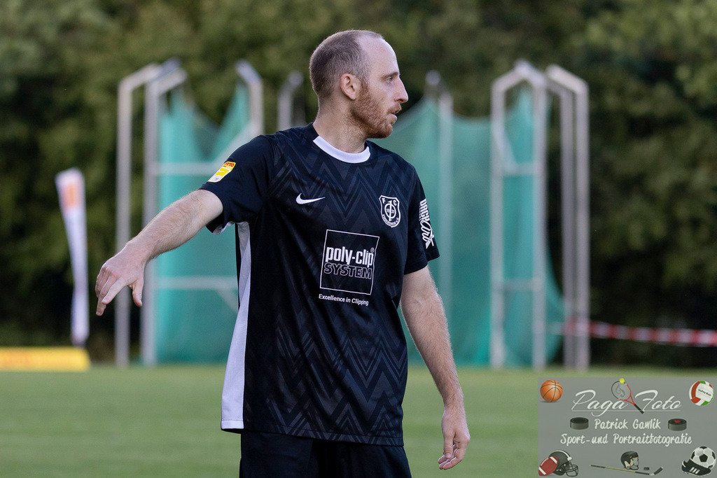 Hessenliga: Türk Gücü Friedberg - FC Eddersheim, 09.08.2024 | Laurin Vogt (FC Eddersheim #8), Freisteller, Portrait / Porträt, Türk Gücü Friedberg - FC Eddersheim, Friedberg, Städtischer Sportplatz, 9.8.2024 - Realisiert mit Pictrs.com