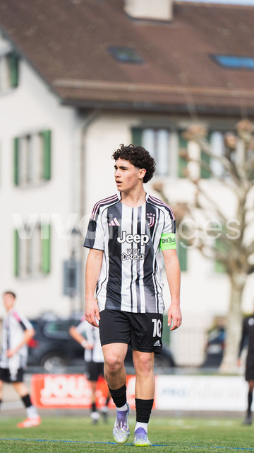 juv_lut_fmachado-0189 | Images from the Juniors B match between Juventus Academy and FC Lutry, played on 18 March 2026 in Lutry, Switzerland, featuring players, coaching staff and match action throughout the game.