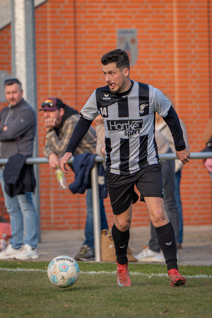 Fußball I Herren I Saison 2025-2026 I Kreisliga VEC I 17. Spieltag I BW Langförden - SV Falke Steinfeld I 7523 | jns.sportfotos - Realisiert mit Pictrs.com