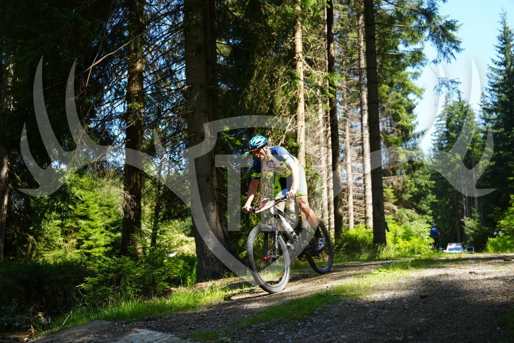 FC101616 | Fotogalerie der Treibjagd im Dunkelwald - Dein MTB Etappenrennen im Erzgebirge - Realisiert mit Pictrs.com