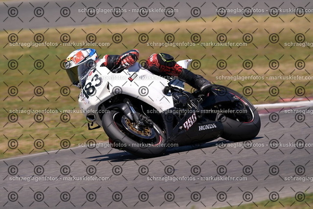 26bt04-1644 | markuskiefer.com - Realisiert mit Pictrs.com