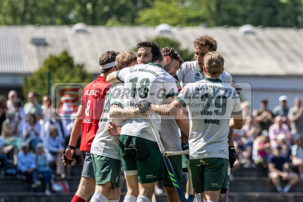 MJ_2024-.05-11-H-HTCU-Alster-45 | Lukas Mertgens (Uhlenhorst Mülheim #18) &amp; Lukas Windfeder (Uhlenhorst Mülheim #6), Uhlenhorst Mülheim - Der Club an der Alster am 11.5.2024 im Waldstadion, Mülheim a. d. Ruhr