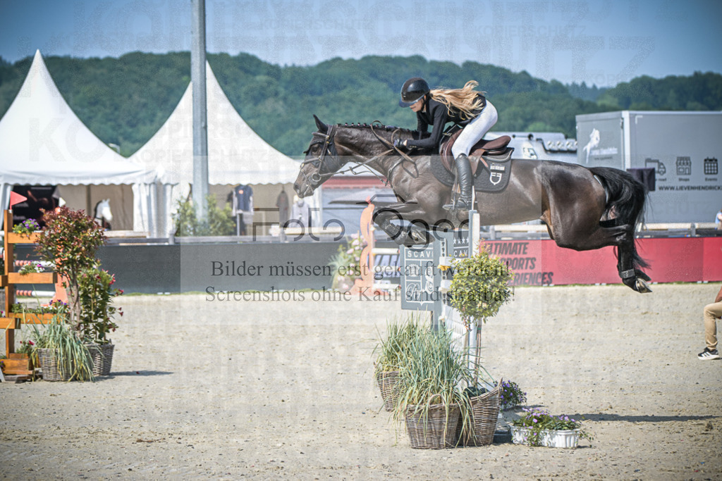 DOS_6255 | Entdecke hochwertige Reitturnierfotos von Foto Oger. Professionell, emotional und authentisch – jetzt Lieblingsmomente im Shop bestellen.Deutschlandweite Turnierfotografie. - Realisiert mit Pictrs.com