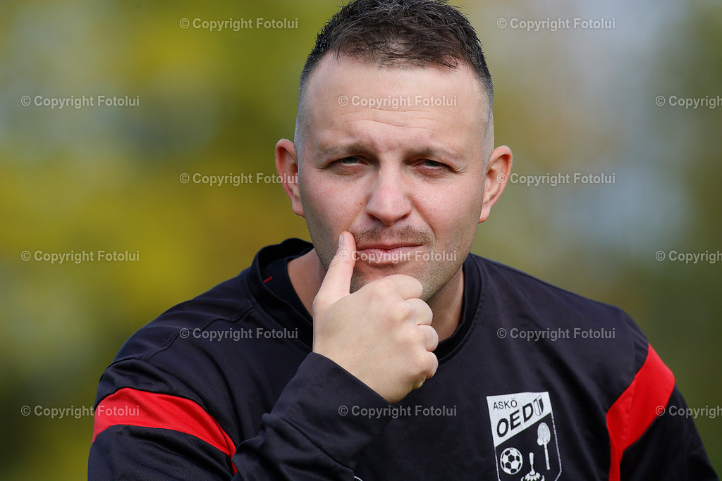 A_LUI_110925_01 | SPORT,FUSSBALL,LT1 OOE LIGA ASKOE OEDT 1B -SV BAD LEONFELDEN 11.10.2025 IM BILD: NENAD VIDACKOVIC  (OEDT1B) UND (LEONFELDEN) FOTO:FOTOLUI