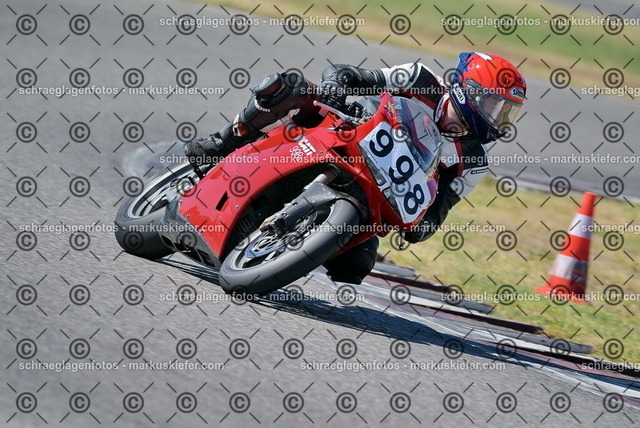 26bt04-0711 | markuskiefer.com - Realisiert mit Pictrs.com