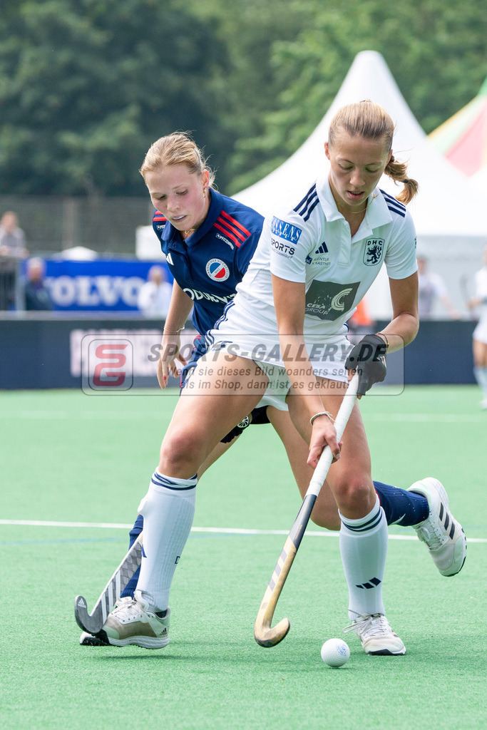 Final4_20240519-1242-0028 | Bonn, Deutschland, 19.05.2024: Friederike Heusgen (Duesseldorfer HC), Stine Kurz (Mannheimer HC) in Aktion waehrend des Spiels der Deutsche Feldhockey-Meisterschaften 2024 zwischen Final 4 Damen Finale Düsseldorfer HC - Mannheimer HC im Bonner THV am 19.05.2024 in Bonn, Deutschland. (Foto von Stephan Fehrmann)

Bonn, Germany, 19.05.2024: Friederike Heusgen (Duesseldorfer HC), Stine Kurz (Mannheimer HC) in action during the game of Deutsche Feldhockey-Meisterschaften 2024 between Final 4 Damen Finale Düsseldorfer HC - Mannheimer HC in Bonner THV at 19.05.2024 in Bonn, Deutschland. (Foto from Stephan Fehrmann)