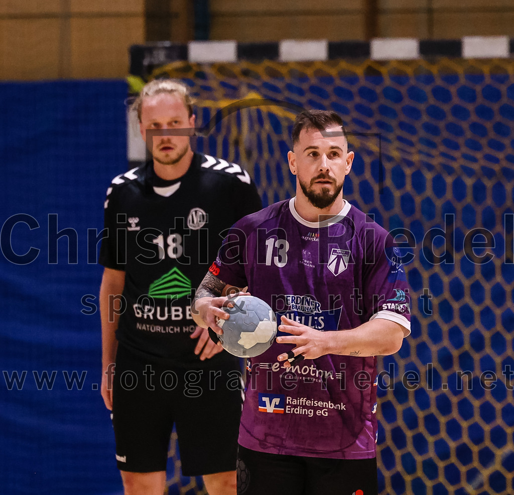 2024-11-09_067_SpVgg_Altenerding_gegen_TV_Altoetting | Erding, Deutschland, 09.11.2024:Handball, Bezirksoberliga Männer 2024 / 2025, 6. Spieltag, SpVgg Altenerding gegen TV Altötting, Endergebnis: 26:22Sebastian Forster (SpVgg Altenerding, #13)Foto: Christian Riedel / fotografie-riedel.net