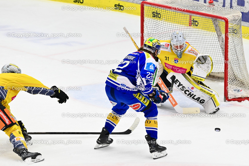 EC IDM WÄRMEPUMPEN VSV vs. Vienna Capitals | #22 Nikita Scherbak EC VSV, #31 Evan Cowley Vienna Capitals, EC IDM WÄRMEPUMPEN VSV vs. Vienna Capitals, EC IDM WÄRMEPUMPEN VSV vs. Vienna Capitals am 16.11.2025 in Villach (Stadthalle Villach), Austria, (Photo by Bernd Stefan)