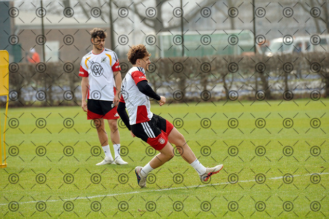 RGE_8634b | Deutsche Nationalmannschaft U-20, Herren, Training auf dem Gebhardt-Platz, im Bild Maurice Krattenmacher ( Hertha BSC ),  24.03. 2026, Fotograf: Ralf Gebhardt - Realisiert mit Pictrs.com