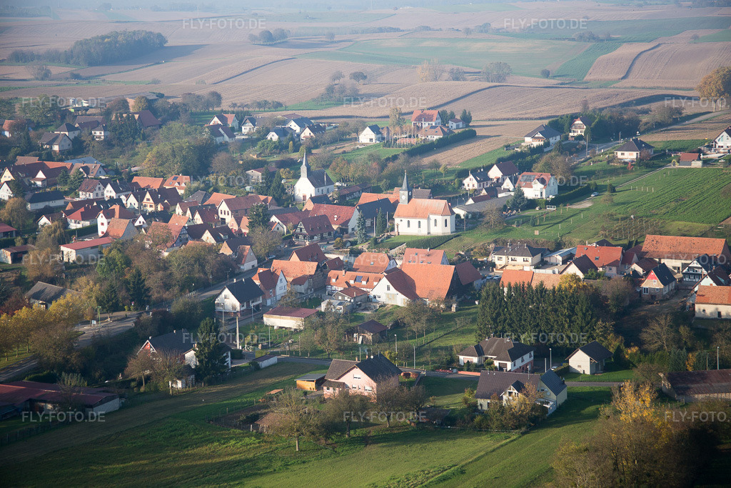Luftbild: Ortsansicht in Wintzenbach im Bundesland Bas-Rhin in Frankreich. Foto: IMG_075723.jpg vom 01.11.2014 durch Werner Riehm/FLY-FOTO.de