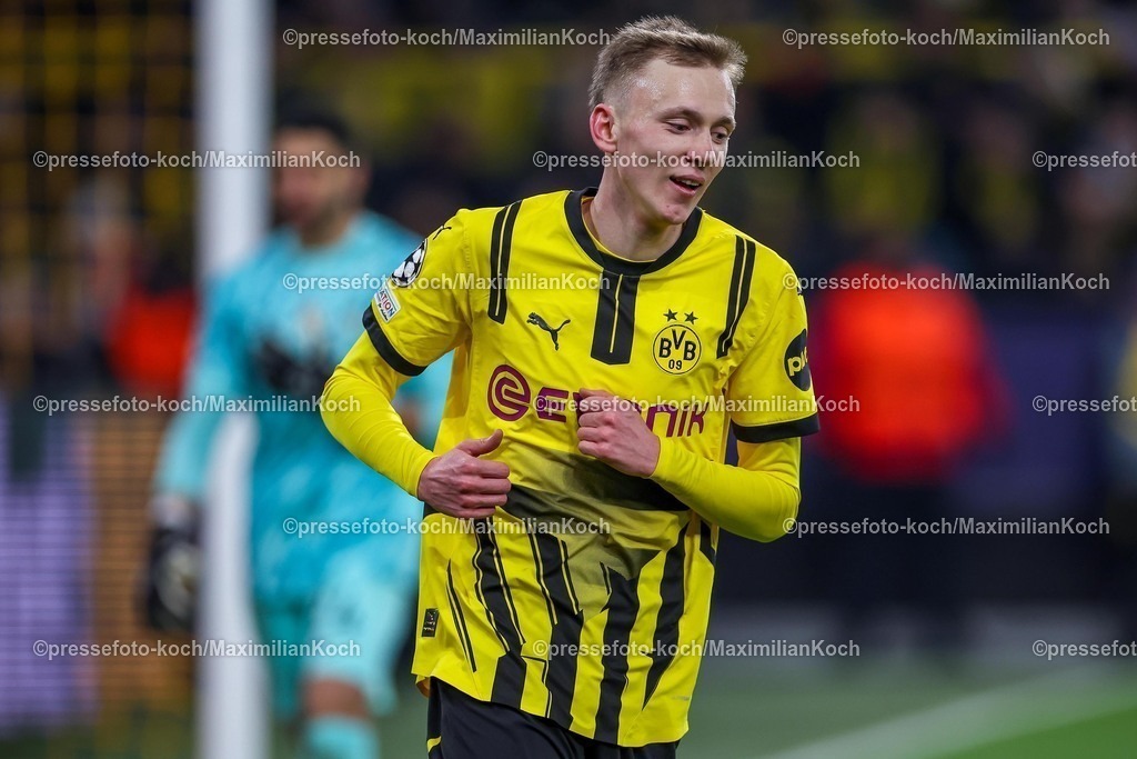 UCL1902250102329 | 19.02.2025, Fußball, UEFA Champions League, Borussia Dortmund - Sporting Lissabon, Signal Iduna Park, Knockout phase play-offs, Saison 2024 2025: Maximilian Beier (BVB #14)