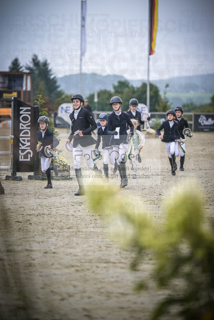 DOS_0167 | Entdecke hochwertige Reitturnierfotos von Foto Oger. Professionell, emotional und authentisch – jetzt Lieblingsmomente im Shop bestellen.Deutschlandweite Turnierfotografie. - Realisiert mit Pictrs.com