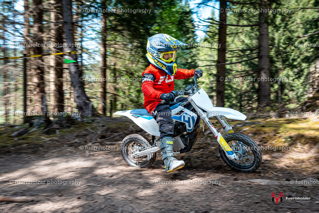 fuernholzer_250501-C1-561 | Fotografische Impressionen von der Red Stag Enduro Extreme by fuernholzer-photography.com. Endurosport in Österreich fotografisch festgehalten von fuernholzer. Auftragsfotografie für Private, Gewerbefotos und Industriefotografie. Eventfotografie, Sportfotografie und Motorsportfotografie. Anbieter von Fotoworkshops, Fototraining, fotografischen Vorträgen und Fotoseminaren.