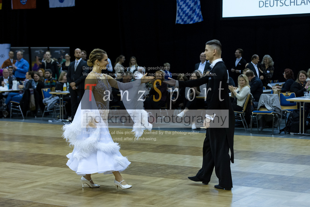 20241102_DC_HGR_Std_09226 | Tanzsportbilder, Standardtanz, Lateintanz, WDSF, DTV, LTVB, dancecomp, goc, hessen tanzt, blaues band der spree, walzer, tango, wiener walzer, slowfox, quickstepp, samba, rumba, cha-cha-cha, paso doble. jive, hd-kroft photography, turniertanzsport