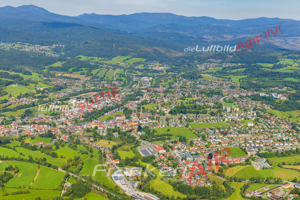 karte-zwiesel-aktuelles-luftbild-5269-jahr-2025 | Luftaufnahme der Stadt Zwiesel - Die Luftaufnahme wurde 2025 vom UL-Flugzeug heraus erstellt ( keine Drohne ) - Hochauflösende Luftaufnahme - für professionelle Ausdrucke geeignet. Die Geschenkidee !Mit Lizenz und Bildrechte bestellbar