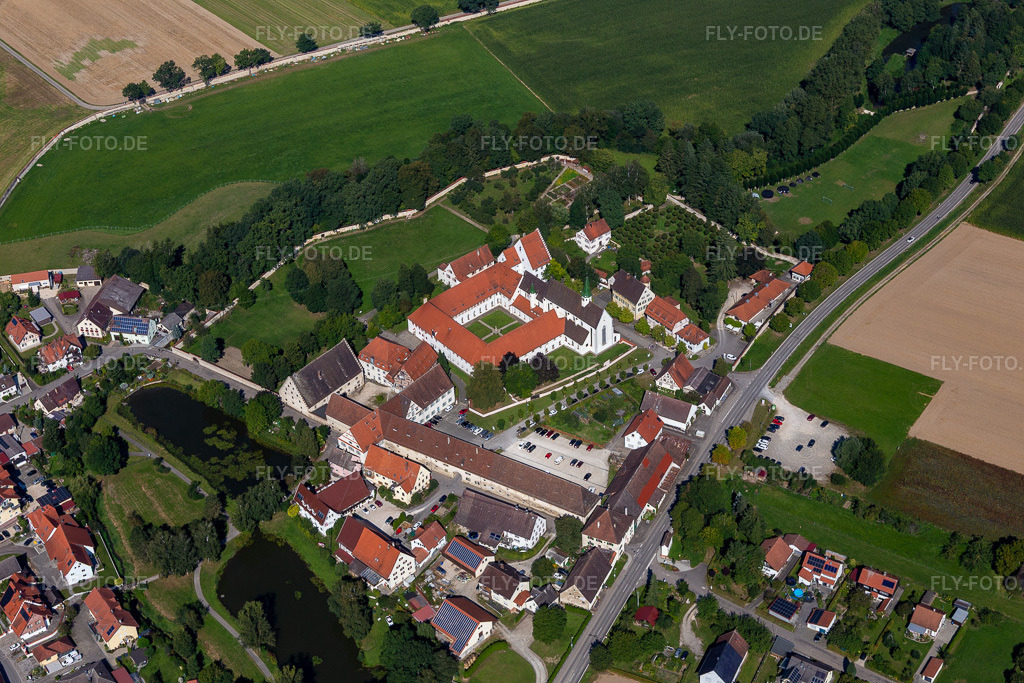 Luftbild: St. Anna-Münster, Tagungshaus Kloster Heiligkreuztal im Ortsteil Heiligkreuztal in Altheim im Bundesland Baden-Württemberg in Deutschland. Foto: IMG_129319.jpg vom 05.09.2021 durch Werner Riehm/FLY-FOTO.de