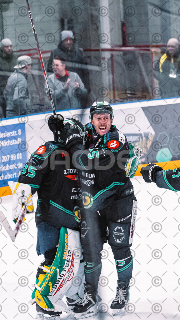Alligators_vs_Memmingen_05_12_2025-201 | Höchstadt Alligators Fotogalerie: Eishockey-Action aus Franken. Professionelle Spielfotos, Portraits & Stadionbilder zum Download. Jetzt entdecken! - Realisiert mit Pictrs.com