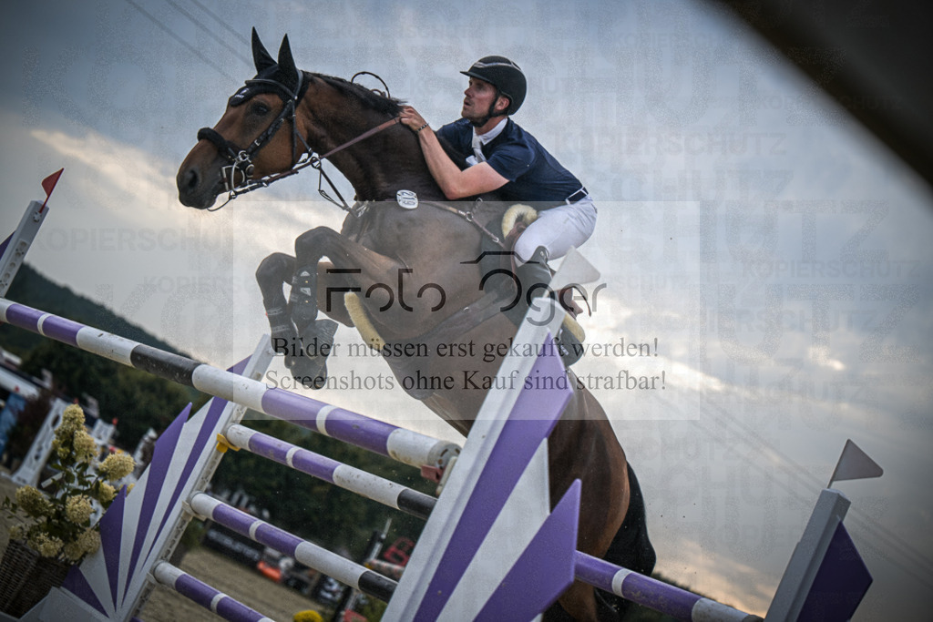 DOS_2859 | Entdecke hochwertige Reitturnierfotos von Foto Oger. Professionell, emotional und authentisch – jetzt Lieblingsmomente im Shop bestellen.Deutschlandweite Turnierfotografie. - Realisiert mit Pictrs.com