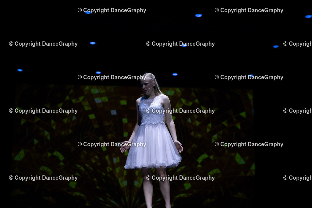 GPHY5892 | DanceGraphy - Realisiert mit Pictrs.com