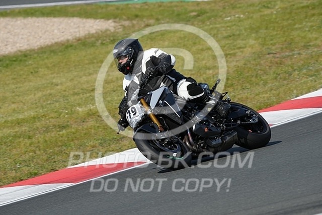 2025_05_12_PBK_12644 | Sportfotografie; SlowMotion; Video; Rennstrecke; Hafeneger; Speer; Racing; RSE; BMW; CBO; Trackday; Motorsportarena; Hockenheimring; Brno; Most; Barcelona; Valencia