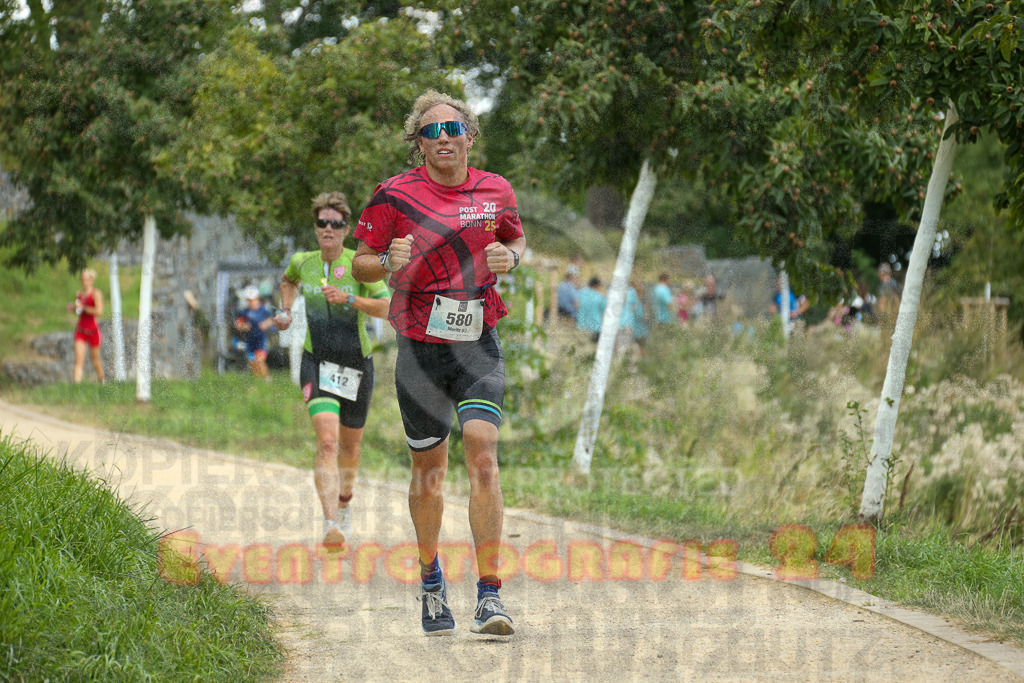 250824_1351_EX1_4015 | Sportfotografie im Rhein-Sieg Kreis, Köln, Bonn, NRW, Rheinland Pfalz, Hessen, etc. Unser Tätigkeitsfeld umfasst den Laufsport vom Volkslauf über den Marathon, Duathlon, Triathon bis zum Ultralauf wie Kölnpfad Ultra oder Schindertrail.