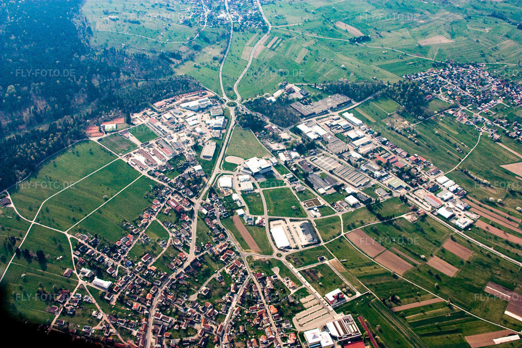 Luftbild: Industriegebiet West im Ortsteil Conweiler in Straubenhardt im Bundesland Baden-Württemberg in Deutschland. Foto: IMG_17688.jpg vom 12.04.2009 durch Werner Riehm/FLY-FOTO.de