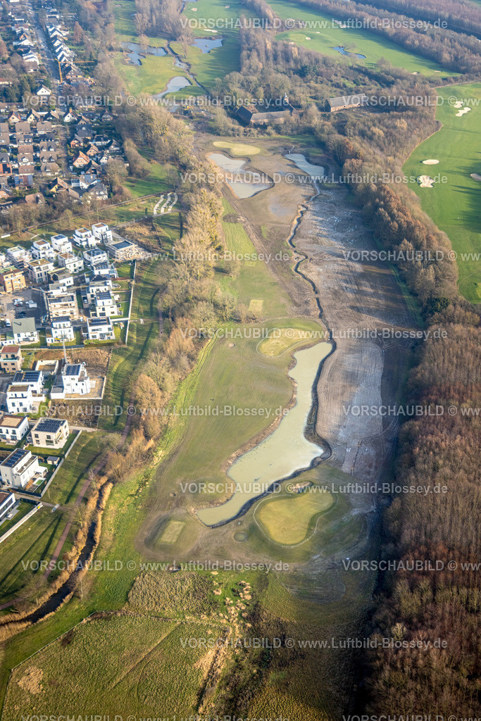 Duisburg260100480 | Luftbild, Wiesenfläche Am Angerbach, oben Haus Böckum, ein mittelalterlicher Adelssitz und ehemalige Wasserburg, Huckingen, Duisburg, Ruhrgebiet, Nordrhein-Westfalen, Deutschland