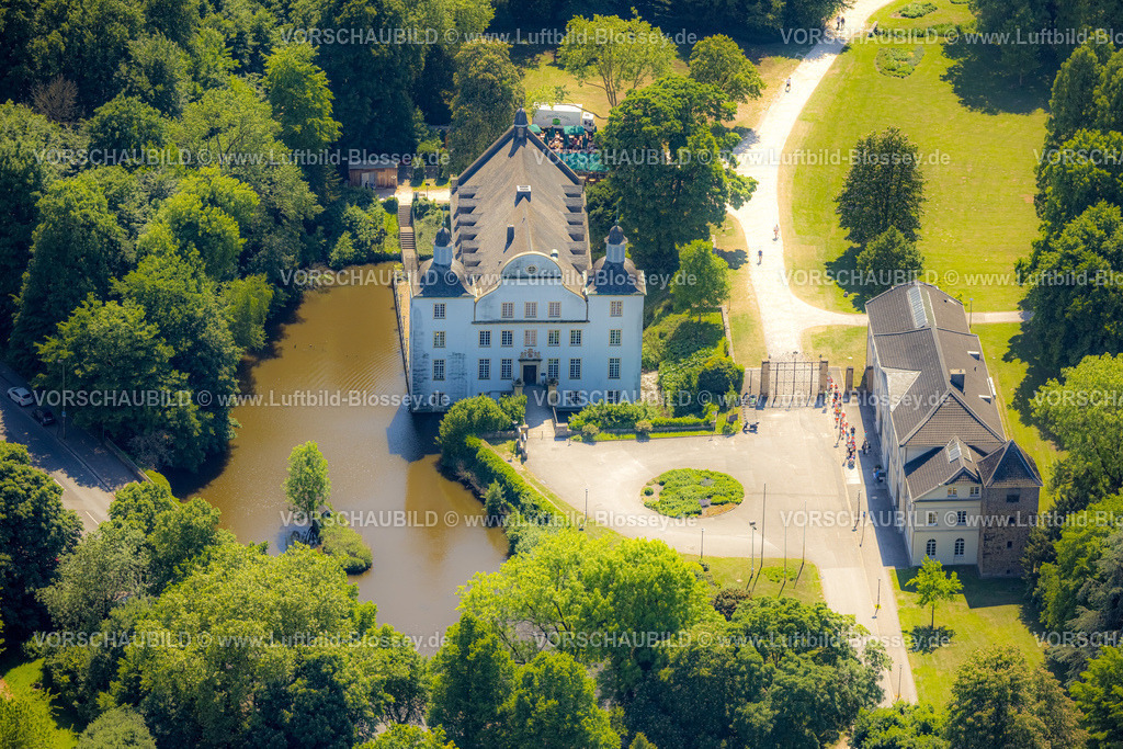 Essen250507973 | Luftbild, Wasserschloss Borbeck und Schlosspark, Borbeck-Mitte, Essen, Ruhrgebiet, Nordrhein-Westfalen, Deutschland