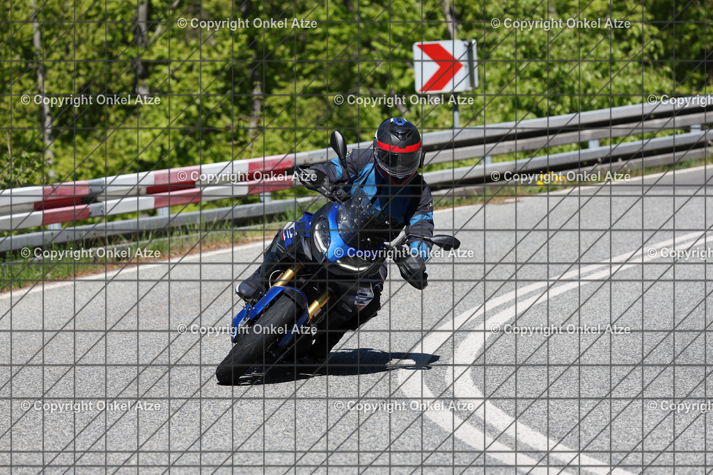 IMG_9717 | Fotograf am Kyffhäuser. Onkel Atze. Kyffhäuser Rennstrecke. Café36. Motorsportfotografie. - Realisiert mit Pictrs.com