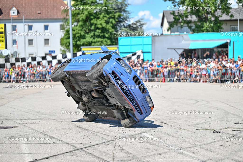 Linz_ Autostunt_ Monstertruck_ Show_ 20.05.2024-8 | 20.05.2024, Linz, AUT, Stuntshow, im Bild Linz, Autostunt, Monstertruck, Show, Schrottauto, Stuntman, Motor, Artistik, Ueberschlag, Feuershow, Zuschauer