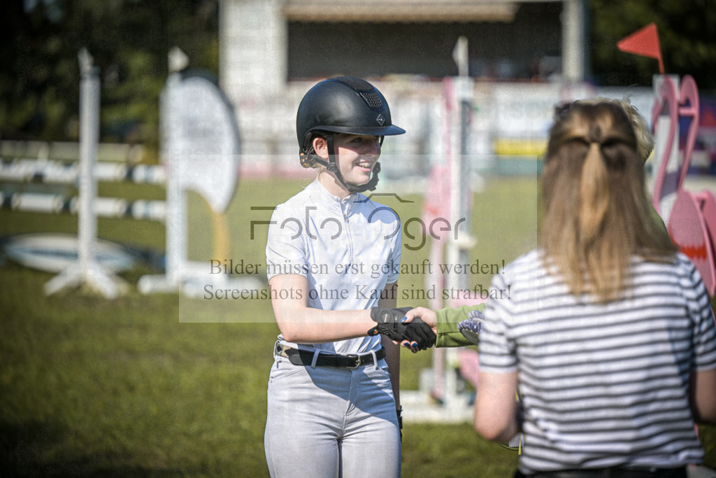 DOS_0023 | Entdecke hochwertige Reitturnierfotos von Foto Oger. Professionell, emotional und authentisch – jetzt Lieblingsmomente im Shop bestellen.Deutschlandweite Turnierfotografie. - Realisiert mit Pictrs.com