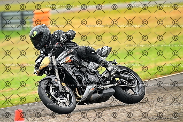 25bt02-0069 | markuskiefer.com - Realisiert mit Pictrs.com