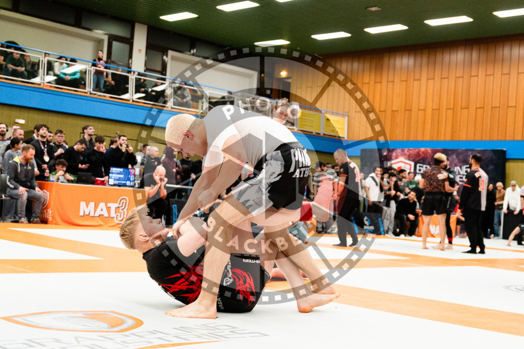 20251122PBB15266 | Athletes compete during the Grappling Industries Berlin Jiu-Jitsu and Grappling Championship, on November 22, 2025 in Berlin, Germany. © photoblackbelt