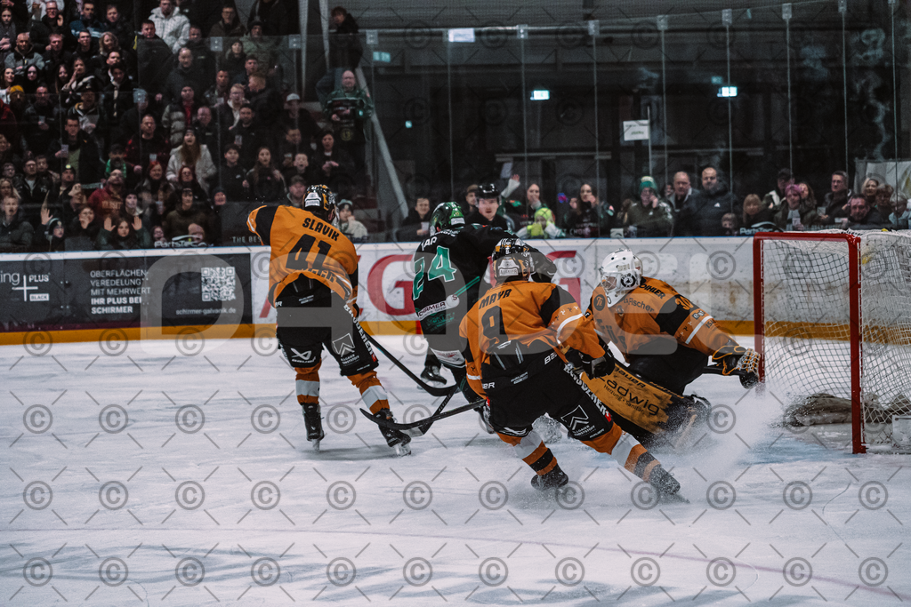 Alligators_vs_Fuessen_06_03_2026_PP-41 | Höchstadt Alligators Fotogalerie: Eishockey-Action aus Franken. Professionelle Spielfotos, Portraits & Stadionbilder zum Download. Jetzt entdecken! - Realized with Pictrs.com