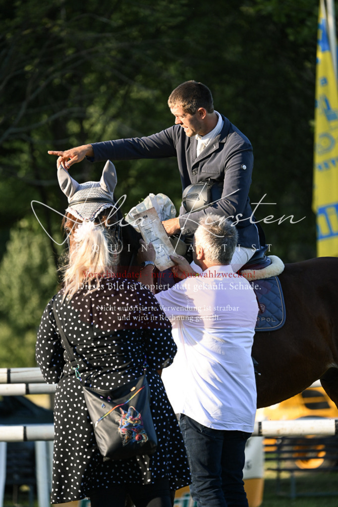 DSC_2026 | Pferde- und Turnierfotografie in Westsachsen. Pferdeportraits, Auftragszeichnungen und intuitive Kunst.
