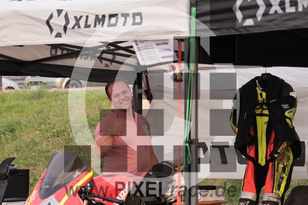 social-20250822_00014 | Schöne Erinnerungen an spannende Momente - das festzuhalten ist unser Job. PIXELrace.de ist seit 2003 auf den Rennstrecken Europas unterwegs um die Action draußen beim Fahren und die wunderbare Stimmung imm Fahrerlager für euch einzufangen.