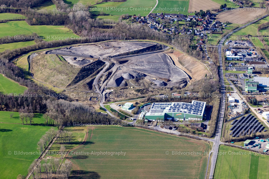 Luftbilder Hürtgenwald-9820 | Luftbildfotografie Hügel und Berg- Gelände der aufgeschütteten Mülldeponie " Dürener Deponie GmbH " an der Industriestraße in Hürtgenwald im Bundesland Nordrhein-Westfalen, Deutschland - Realisiert mit Pictrs.com