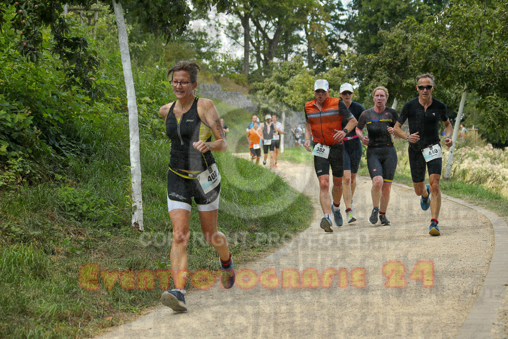 250824_1356_EX1_4358 | Sportfotografie im Rhein-Sieg Kreis, Köln, Bonn, NRW, Rheinland Pfalz, Hessen, etc. Unser Tätigkeitsfeld umfasst den Laufsport vom Volkslauf über den Marathon, Duathlon, Triathon bis zum Ultralauf wie Kölnpfad Ultra oder Schindertrail.