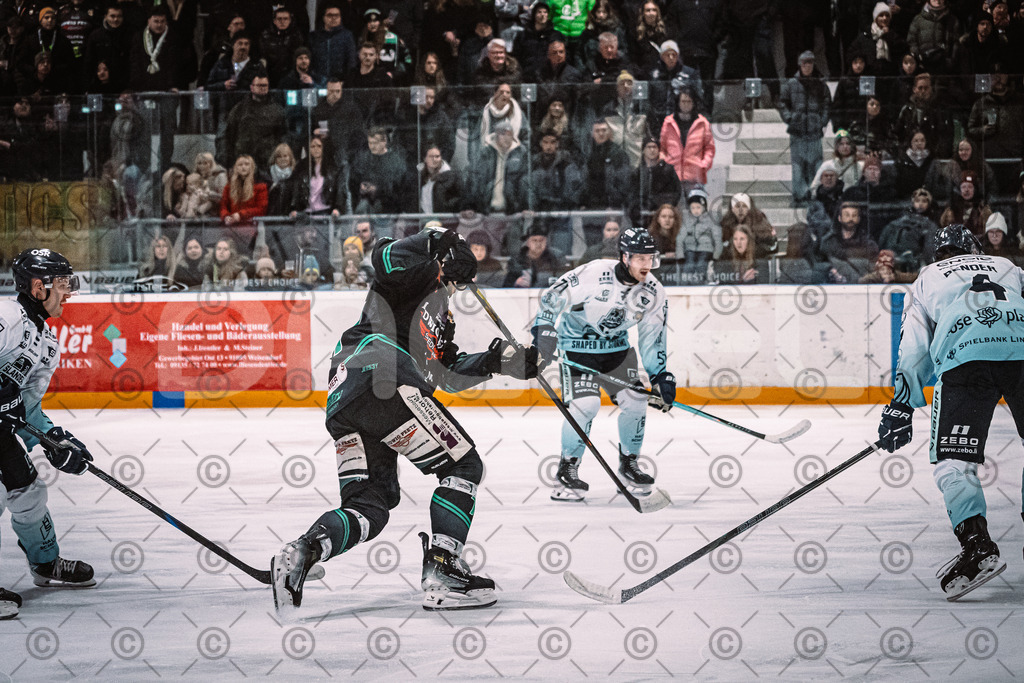 Alligators_vs_Lindau_21_12_2025-034 | Höchstadt Alligators Fotogalerie: Eishockey-Action aus Franken. Professionelle Spielfotos, Portraits & Stadionbilder zum Download. Jetzt entdecken! - Realisiert mit Pictrs.com