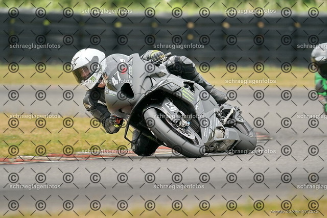 25bt05-1293 | markuskiefer.com - Realisiert mit Pictrs.com