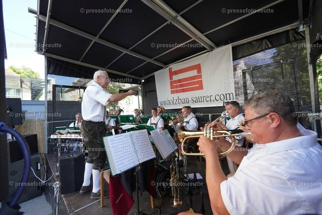 news-2023-Juli15-Marktfest_Reutte2-DSC01612 | Info aus dem Bezirk Reutte/Ausserfern Tirol sowie eine umfangreiche Bilddatenbank über die gesamte Region: Lechtal, Talkessel Reutte, Tannheimertal, Zwischentoren. Lech, Plansee, Zugspitze, Grenztunnel, B179, Fernpassstraße, Verkehr, Lawinen, Tradition, - Realisiert mit Pictrs.com