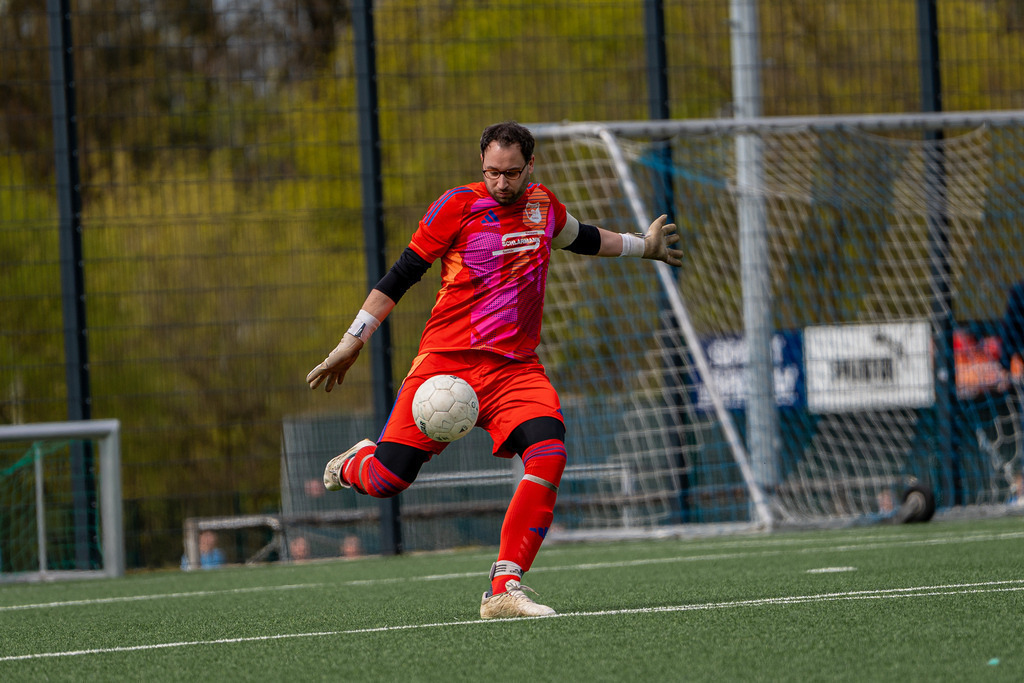 Fußball I Herren I Saison 2025-2026 I 1. Kreisklasse VEC I 18. Spieltag I BW Lohne III - SV Fortuna Einen I 23393-2 | jns.sportfotos - Realisiert mit Pictrs.com